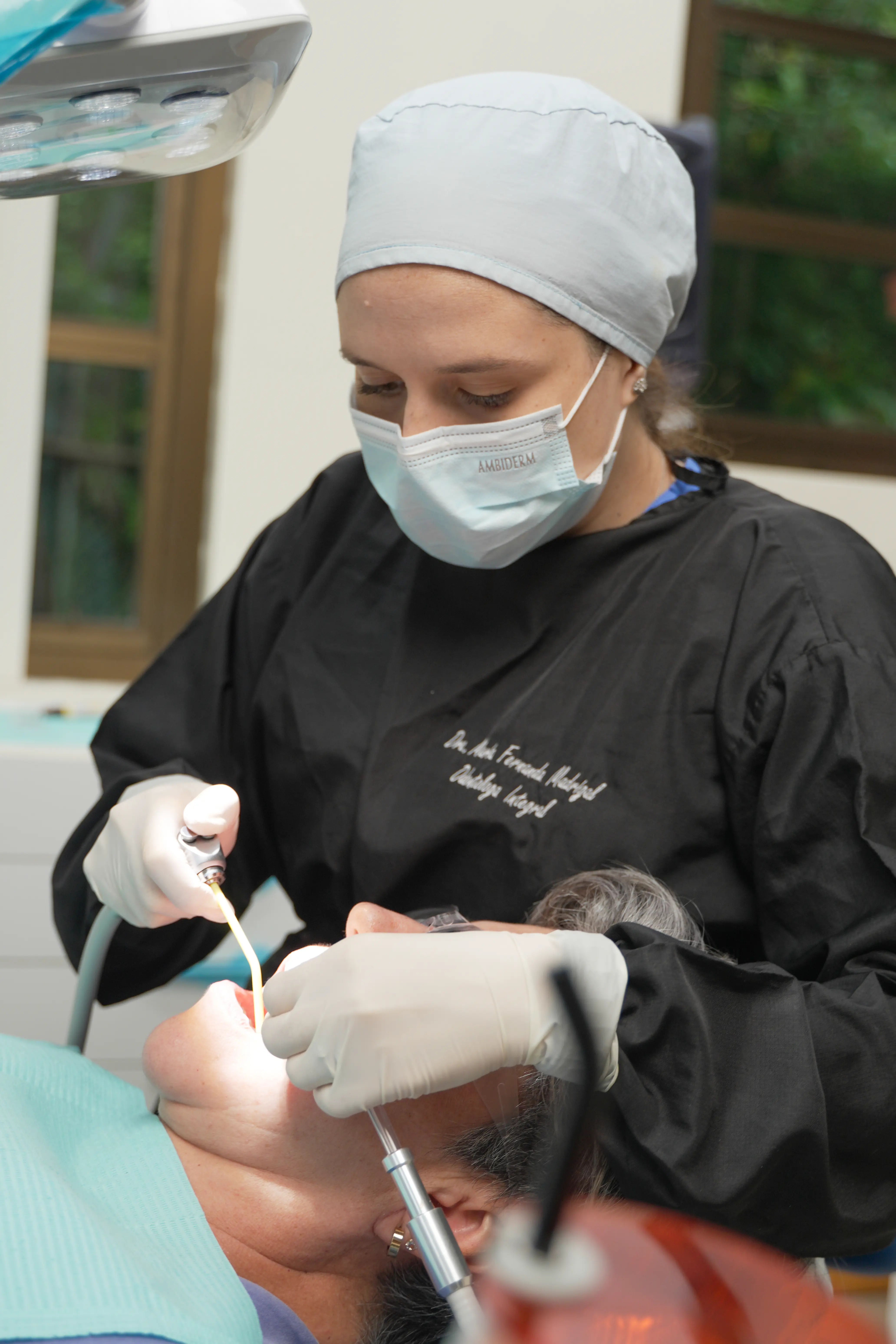 Tratamiento odontológico en Mora Real
